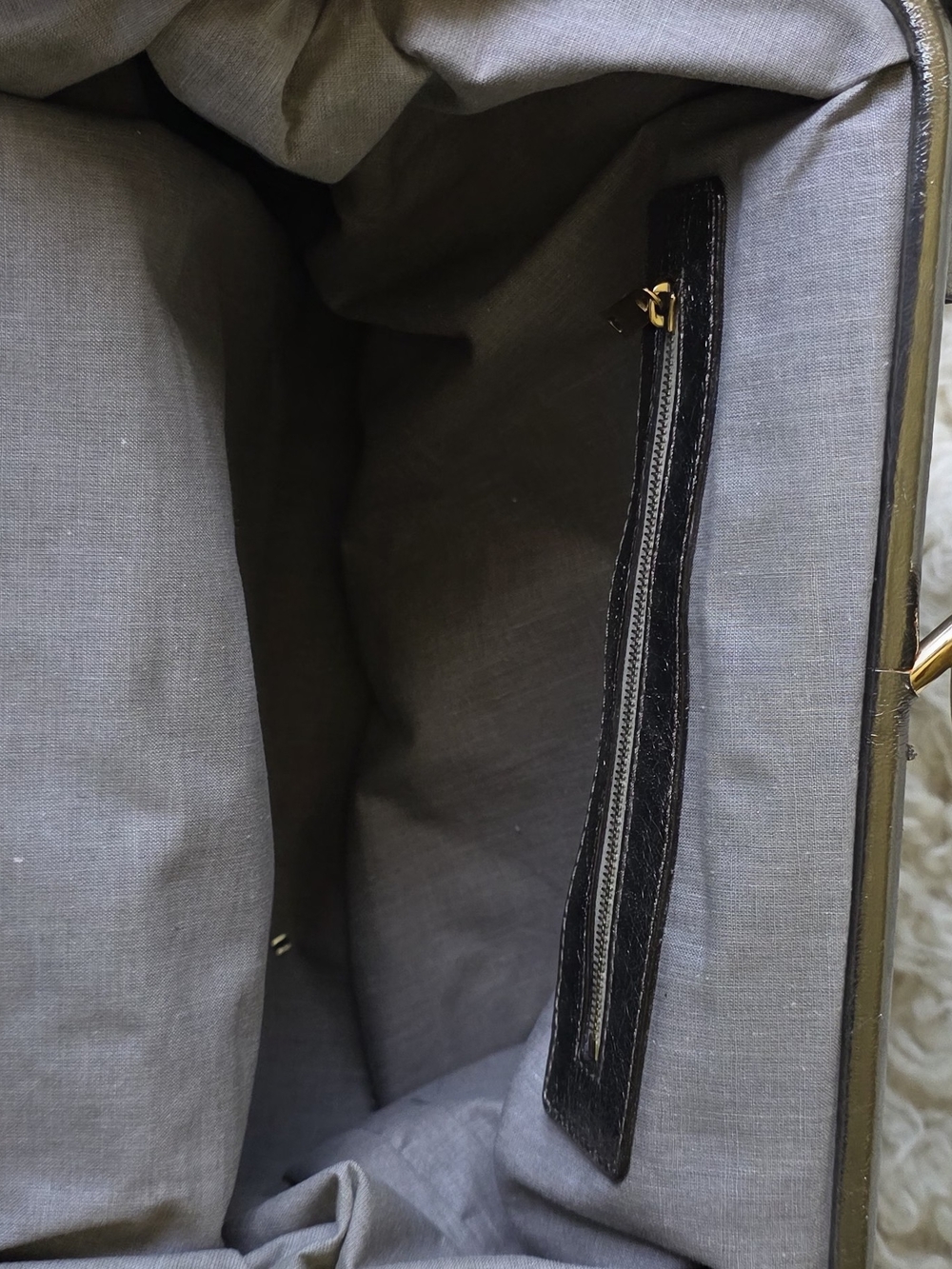 Marc Jacobs Metallic Pewter Shoulder Bag with Gold Chain - Picture 3 of 16